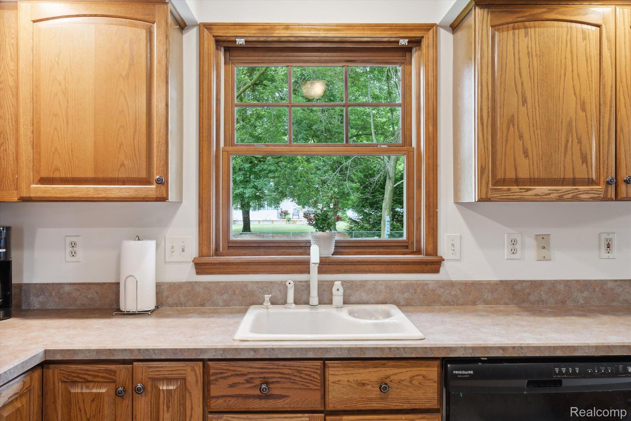 2317 North Vassar Road Burton, MI 48509 - Photo 16 of 42 Gallery Image 16
