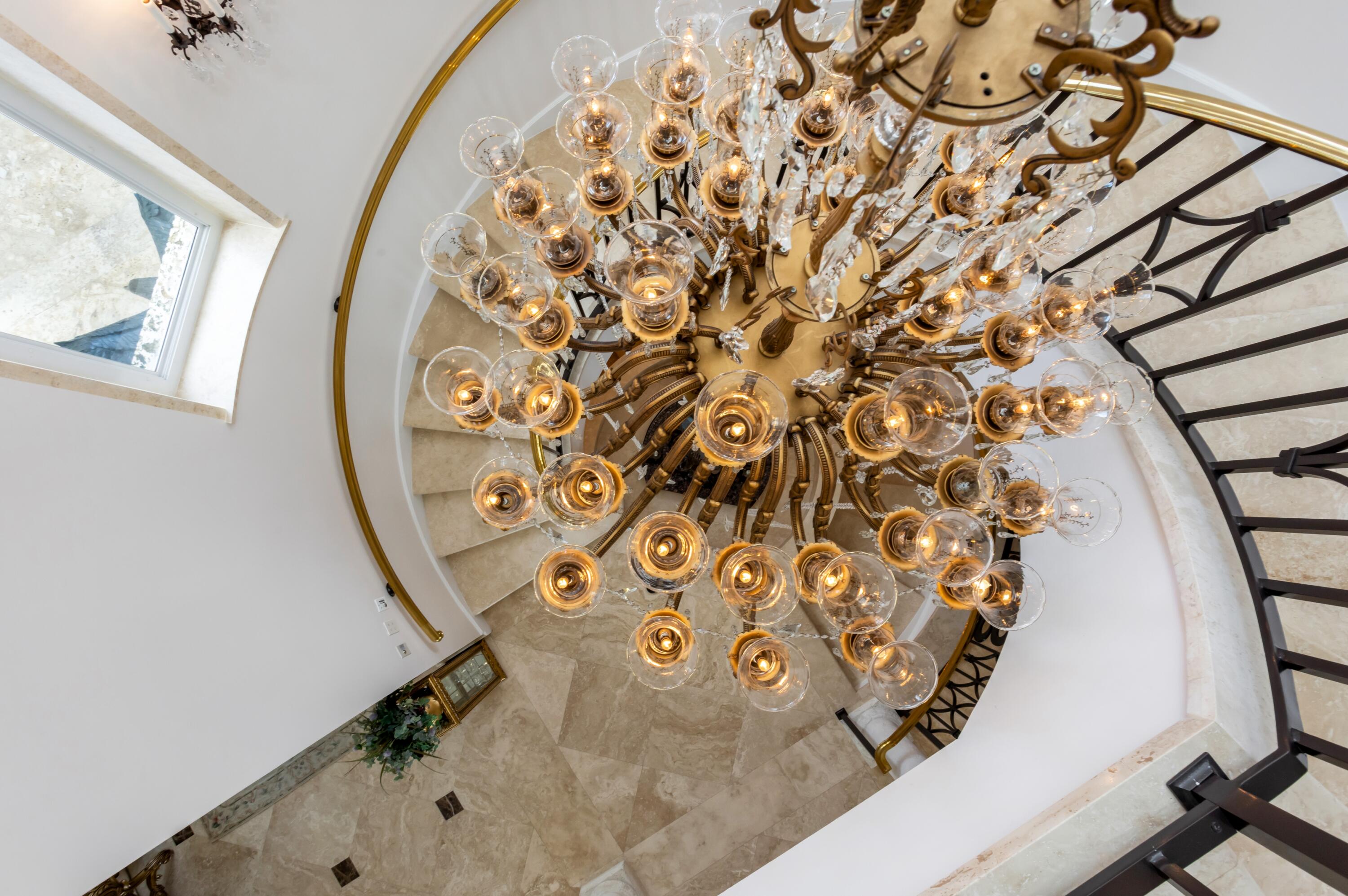 6133 North Ocean Boulevard Ocean Ridge, FL 33435 - Photo 23 of 64 dash_CHANDELIER_OVERHEAD_EB