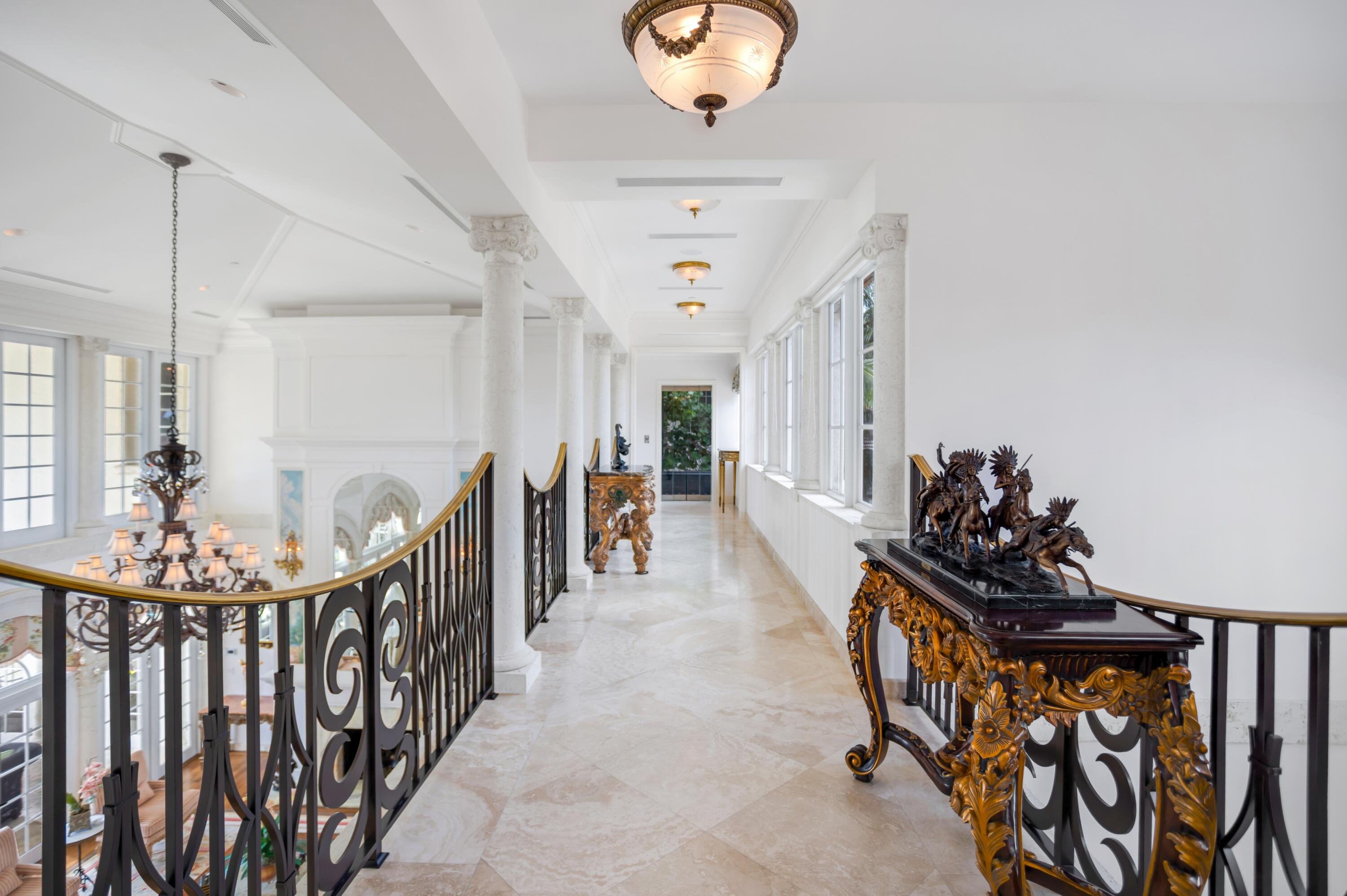 6133 North Ocean Boulevard Ocean Ridge, FL 33435 - Photo 25 of 64 dash_HALLWAY_LANDING_EB