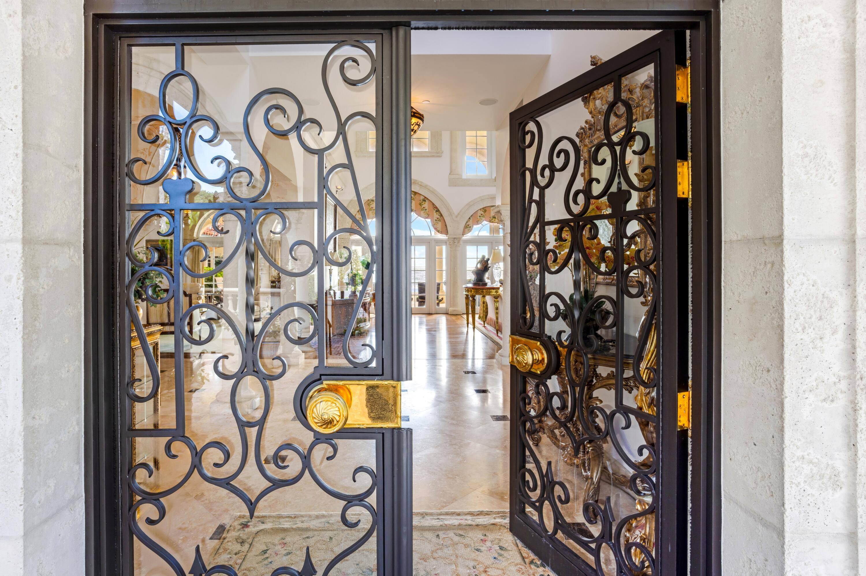 6133 North Ocean Boulevard Ocean Ridge, FL 33435 - Photo 5 of 64 dash_DOORWAY_STRAIGHT_EB