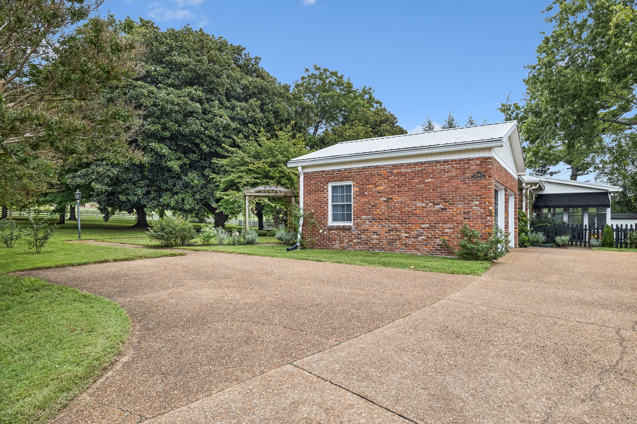 2641 Buckner Road Thompson's Station, TN 37179 - Photo 21 of 98