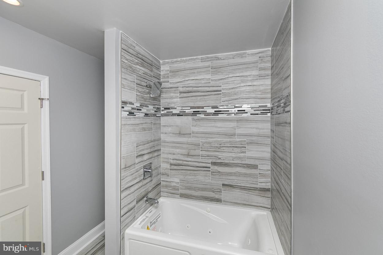 5606 Plymouth Road Baltimore, MD 21214 - Photo 17 of 36 Master Bath