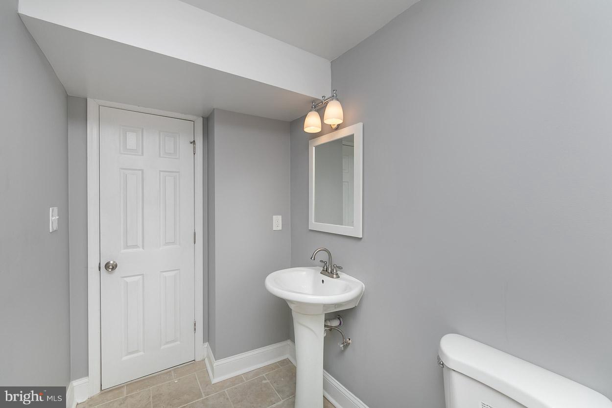 5606 Plymouth Road Baltimore, MD 21214 - Photo 30 of 36 Bathroom