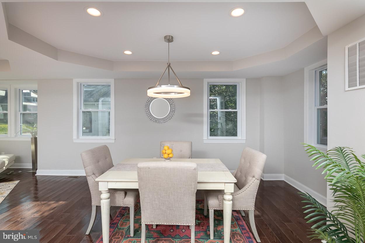 5606 Plymouth Road Baltimore, MD 21214 - Photo 7 of 36 Dining room