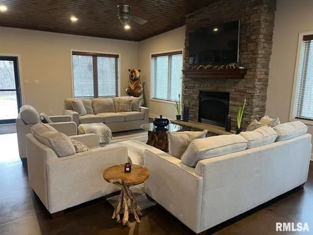 $659,000 | 4763 Highway 127, Cobden, IL 62920