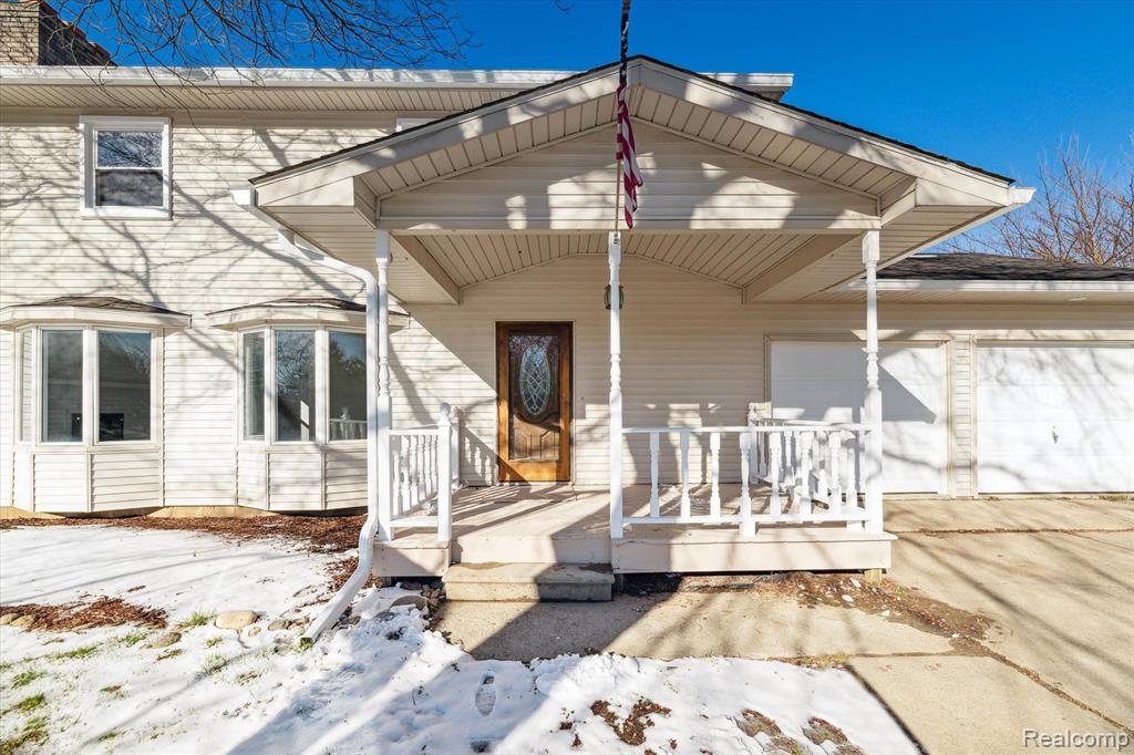 18350 Hickory Ridge Road Fenton, MI 48430 - Photo 3 of 30