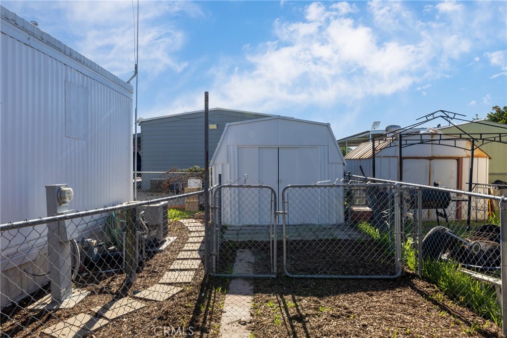 65 Round Table Drive, Unit 65 Riverside, CA 92507 - Photo 5 of 36 a view of a terrace