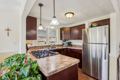 $429,000 | 171 West Main Street, Fontana, WI 53125