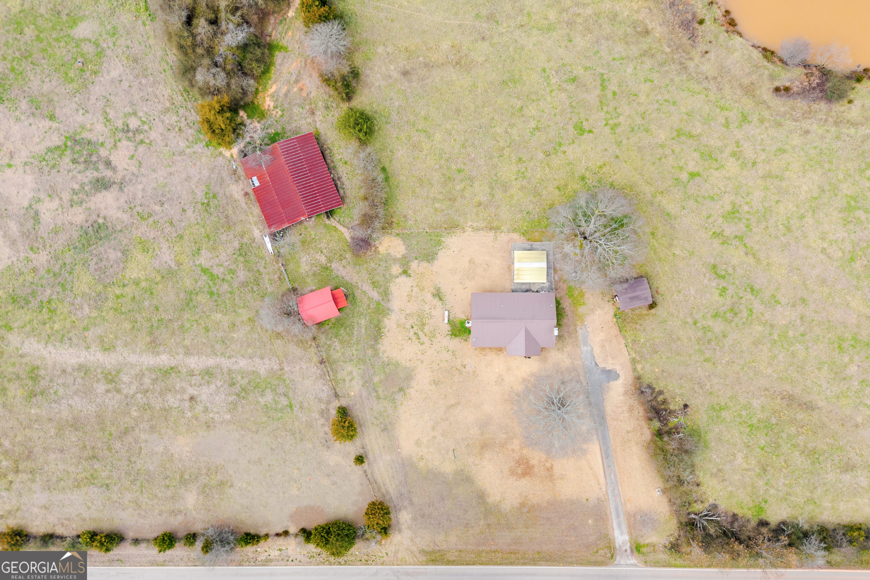 7743 Mt Olivet Road Hartwell, GA 30643 - Photo 11 of 42 a bathroom with a shower