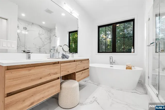 $1,149,000 | 7 Fey Place, Oradell, NJ 07649