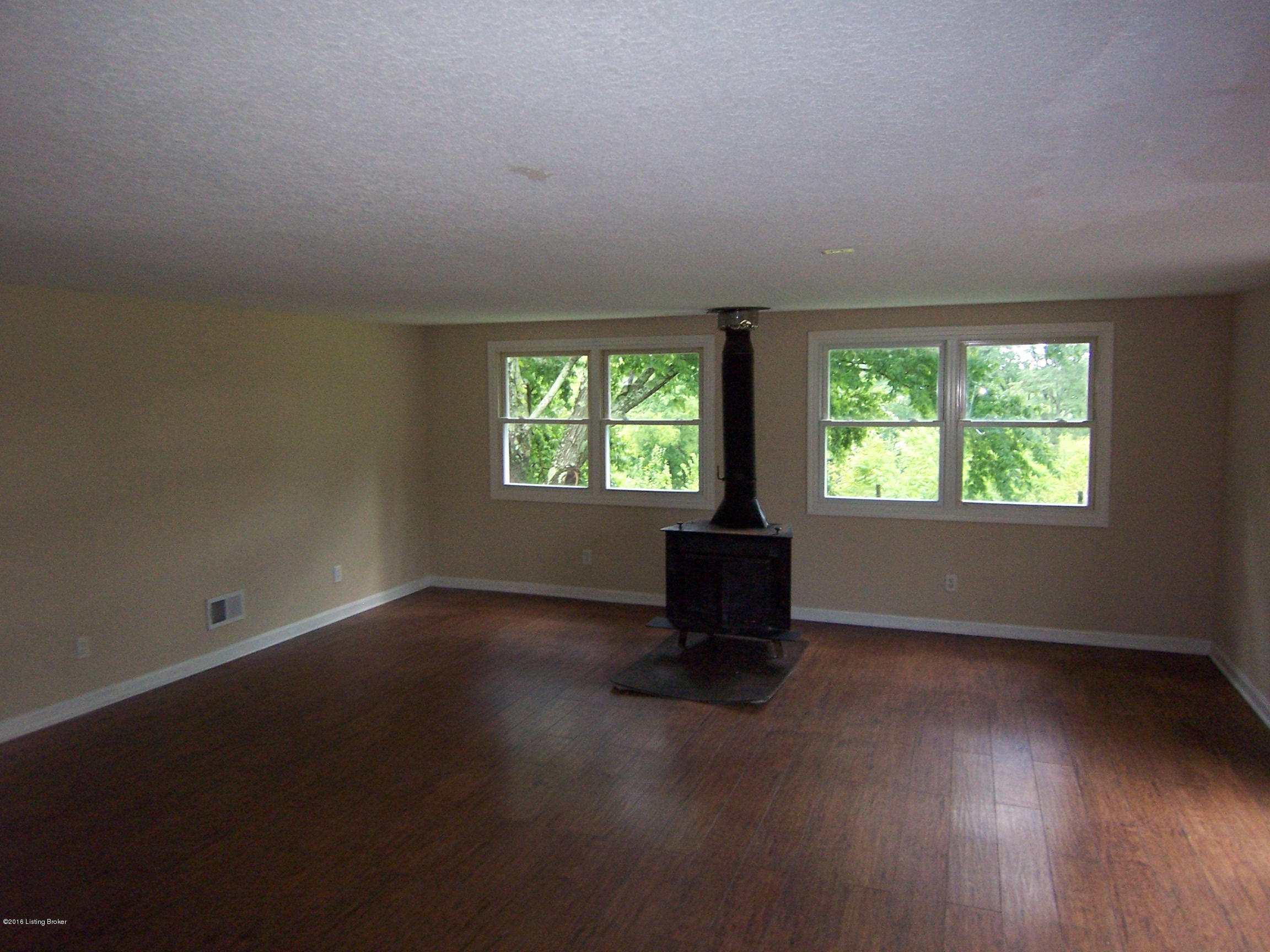 882 Castleman Branch Road Shepherdsville, KY 40165 - Photo 5 of 20 7B FAMILY ROOM
