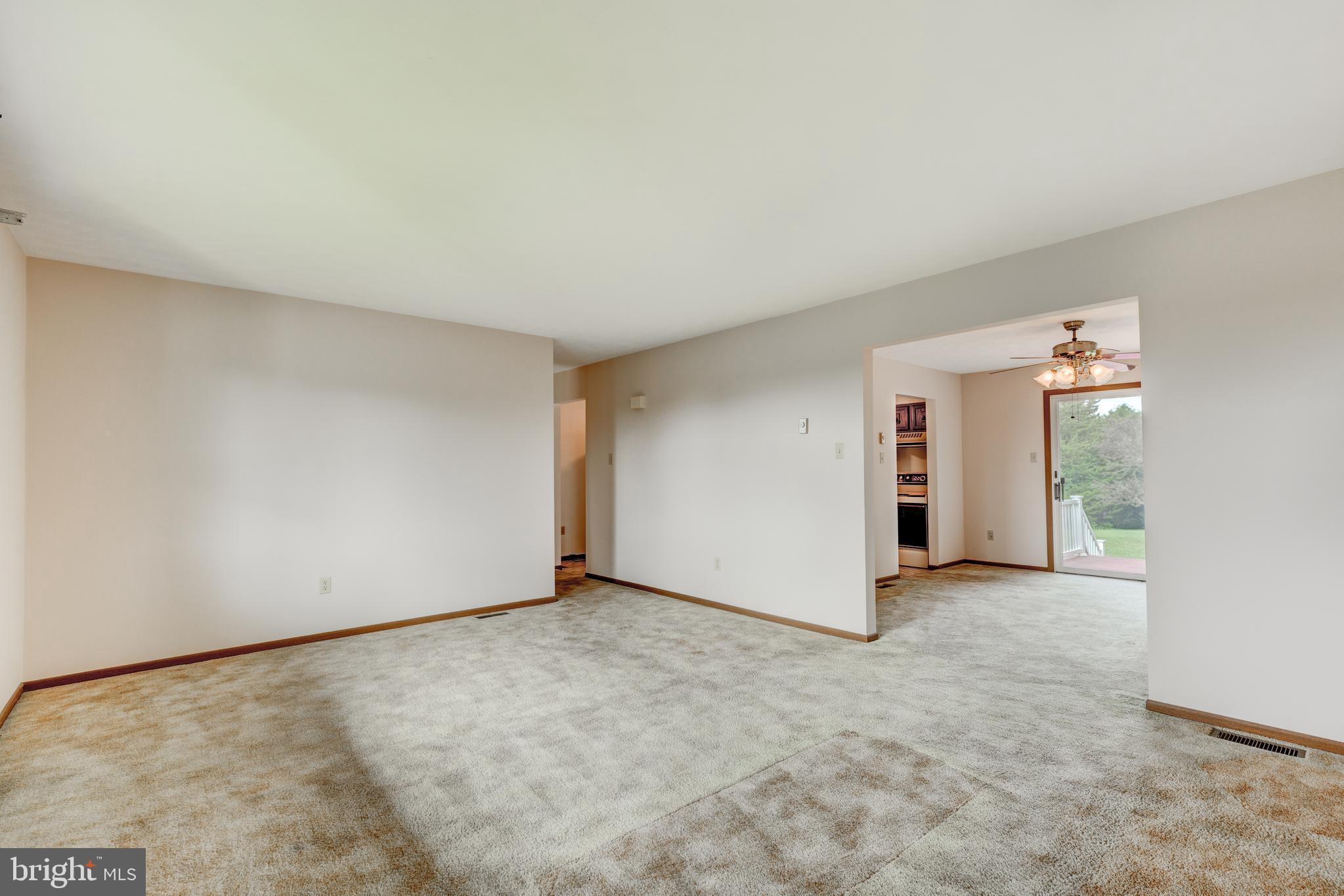 2634 Bert Fowler Road Manchester, MD 21102 - Photo 8 of 33 Family room is huge!