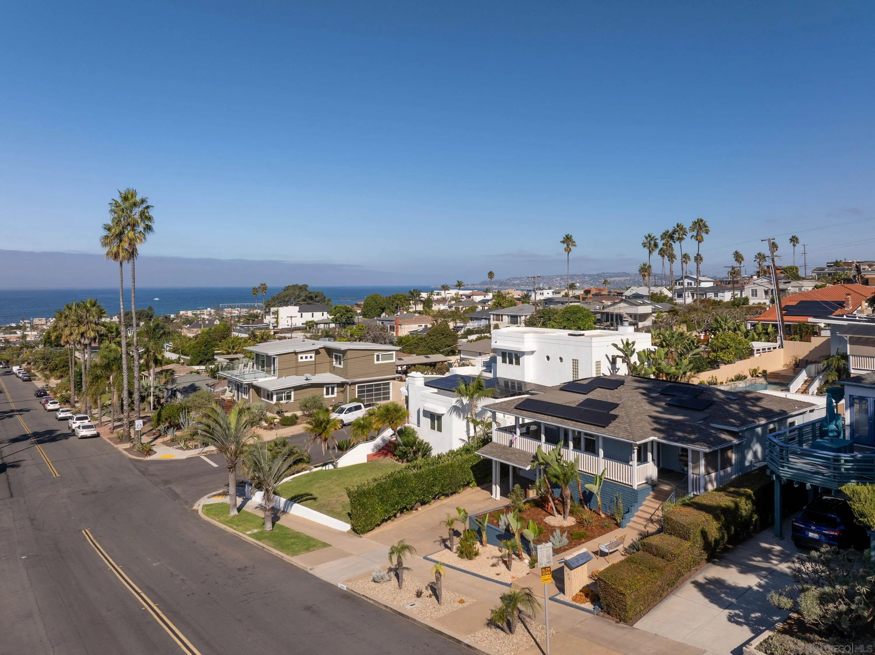 a picture of city view