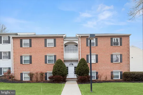 $309,900 | 2 Elphin Court, Unit 302, Lutherville-Timonium, MD 21093