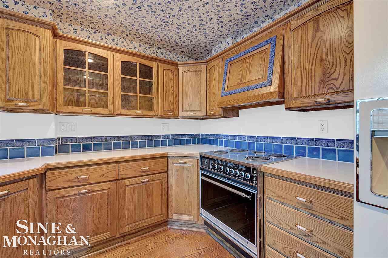 65 Moran Road Grosse Pointe, MI 48236 - Photo 8 of 37 50059289-7.JPG