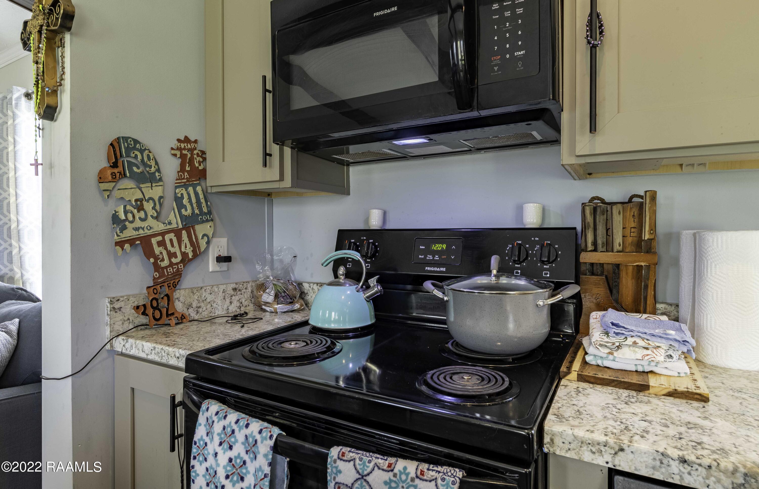 227 Louis Baer Road Scott, LA 70583 - Photo 9 of 35 Kitchen 5