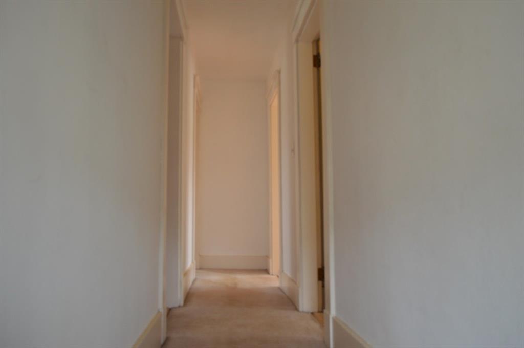 71 Lee Road Lincoln, ME 04457 - Photo 15 of 33 2nd floor hallway