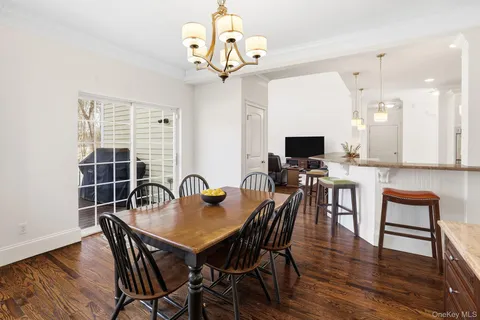$1,949,000 | 5 Morning View Court, Chappaqua, NY 10514