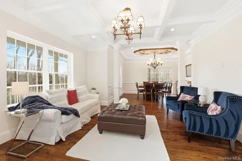 $1,949,000 | 5 Morning View Court, Chappaqua, NY 10514