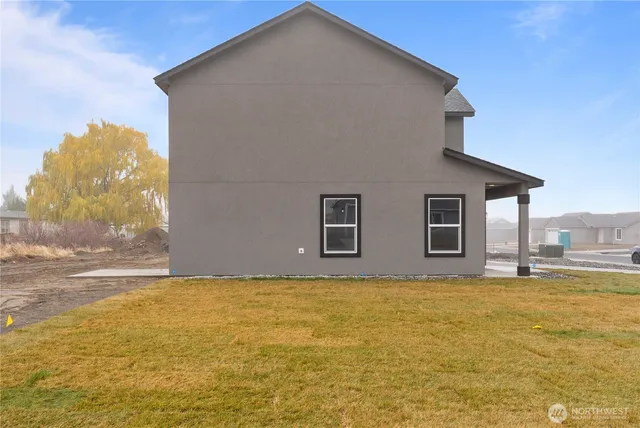 $367,990 | 208 Rattray Drive, Mattawa, WA 99349