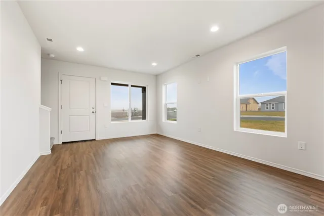 $367,990 | 208 Rattray Drive, Mattawa, WA 99349