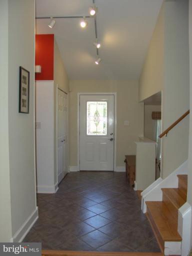 8607 Powder Horn Road Springfield, VA 22152 - Photo 3 of 26 Entrance / Foyer