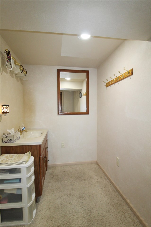 7278 Reid Road Swartz Creek, MI 48473 - Photo 14 of 23 50065285-13.JPG