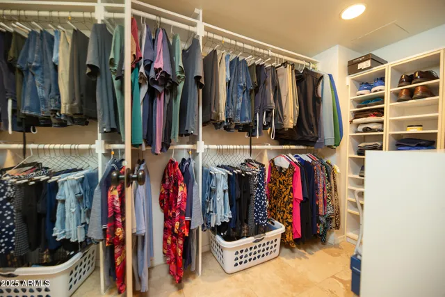 a view of entryway with a front door