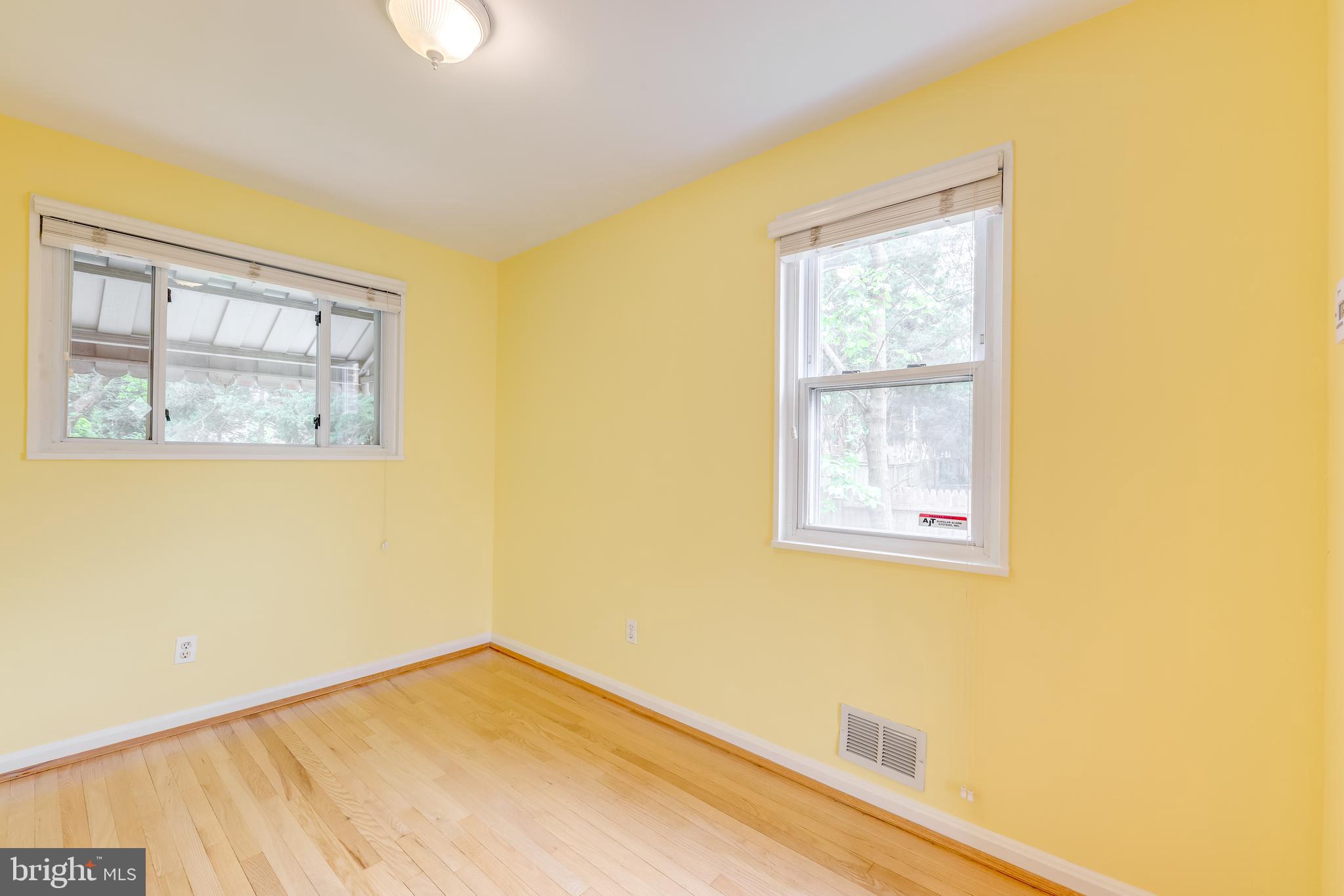 3206 13th Road South Arlington, VA 22204 - Photo 11 of 35 All Windows Upgraded