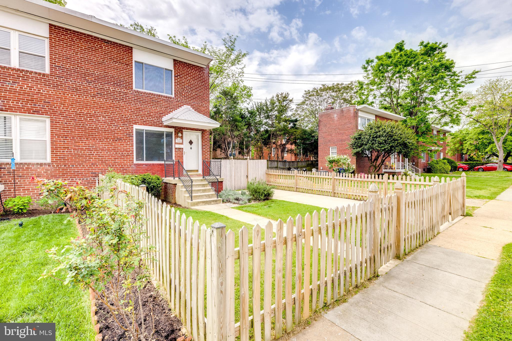 3206 13th Road South Arlington, VA 22204 - Photo 3 of 35 New Picket Fence
