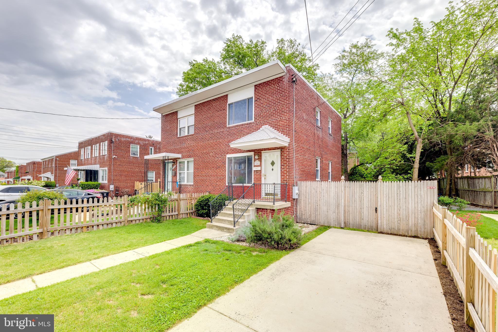 3206 13th Road South Arlington, VA 22204 - Photo 5 of 35 Private Off Street Parking