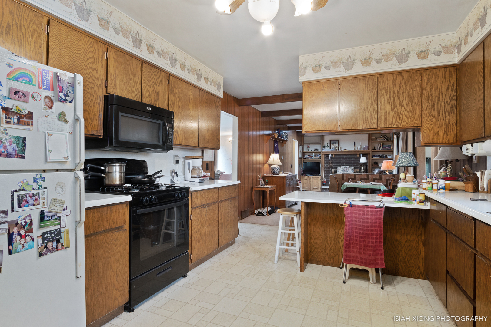45W702 Wheeler Road Sugar Grove, IL 60554 - Photo 20 of 49 a kitchen with cabinets a sink and appliances
