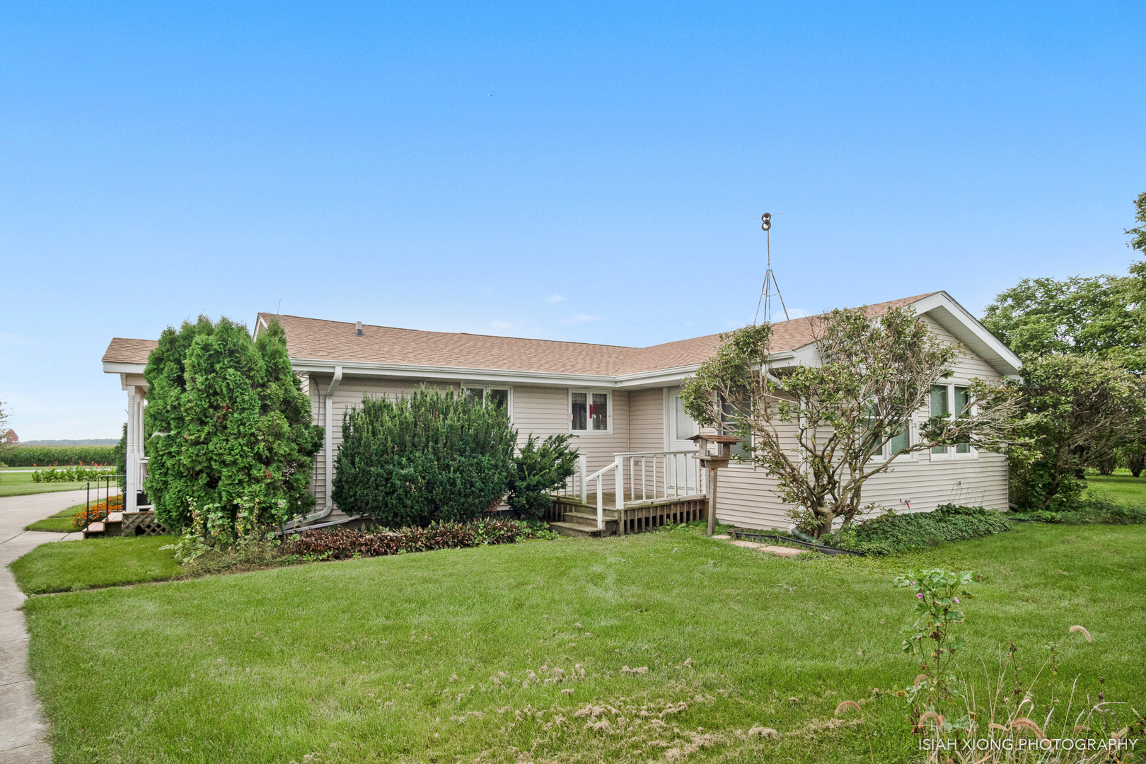 45W702 Wheeler Road Sugar Grove, IL 60554 - Photo 35 of 49 a front view of a house with garden