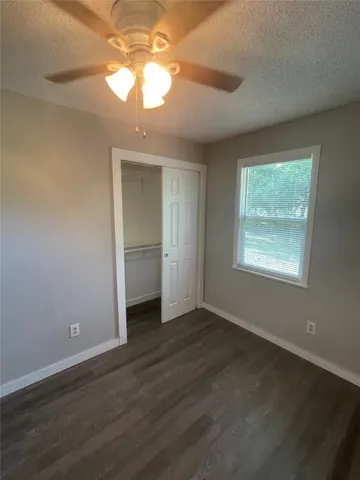 $1,700 | 19278 County Road 927A, Alvin, TX 77511