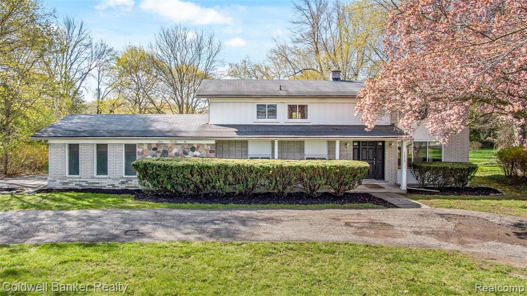 1272 East Square Lake Road Bloomfield Hills, MI 48304 - Photo 1 of 36