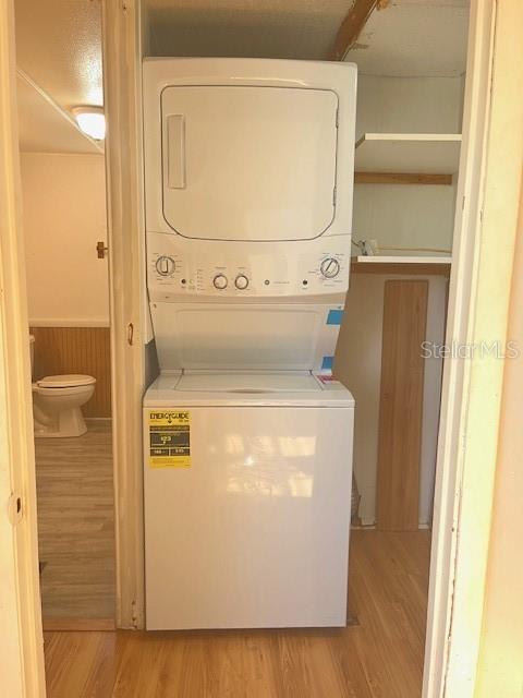 10315 Cortez Road West, Unit 15G Bradenton, FL 34210 - Photo 26 of 77 a utility room with dryer and washer