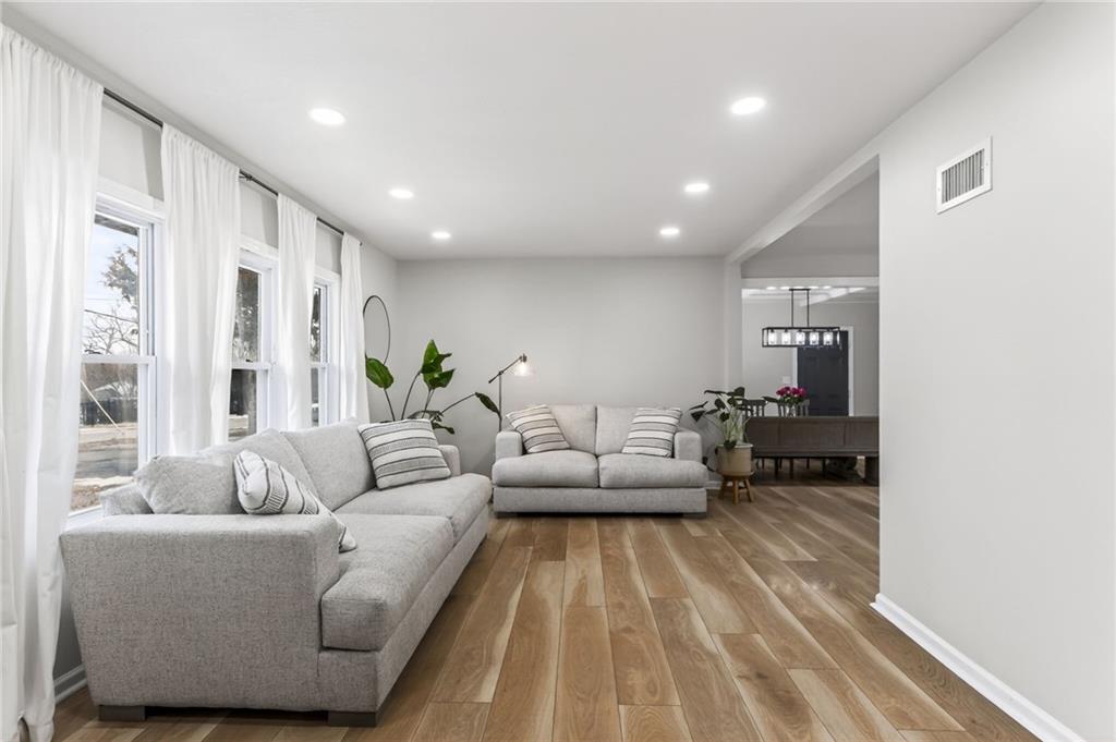 5117 Woodson Road Raytown, MO 64133 - Photo 4 of 54