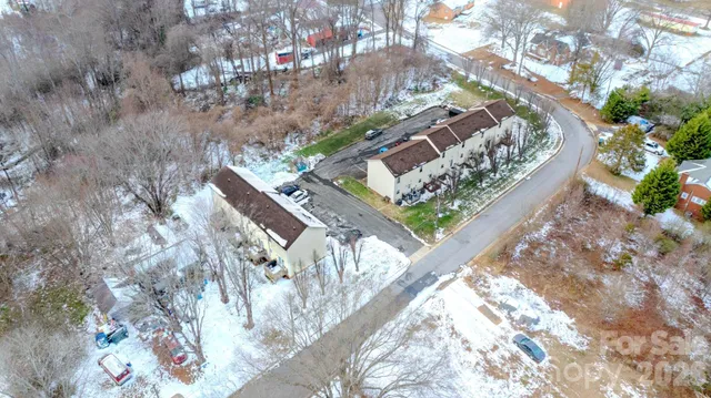 $159,000 | 1055 19th Street Northeast, Hickory, NC 28601