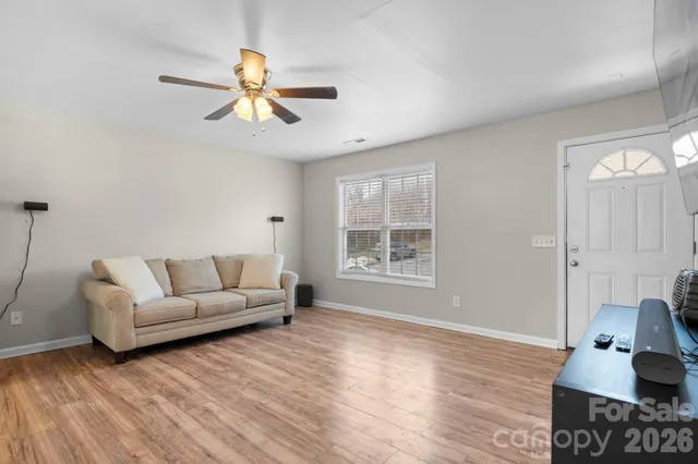 $159,000 | 1055 19th Street Northeast, Hickory, NC 28601