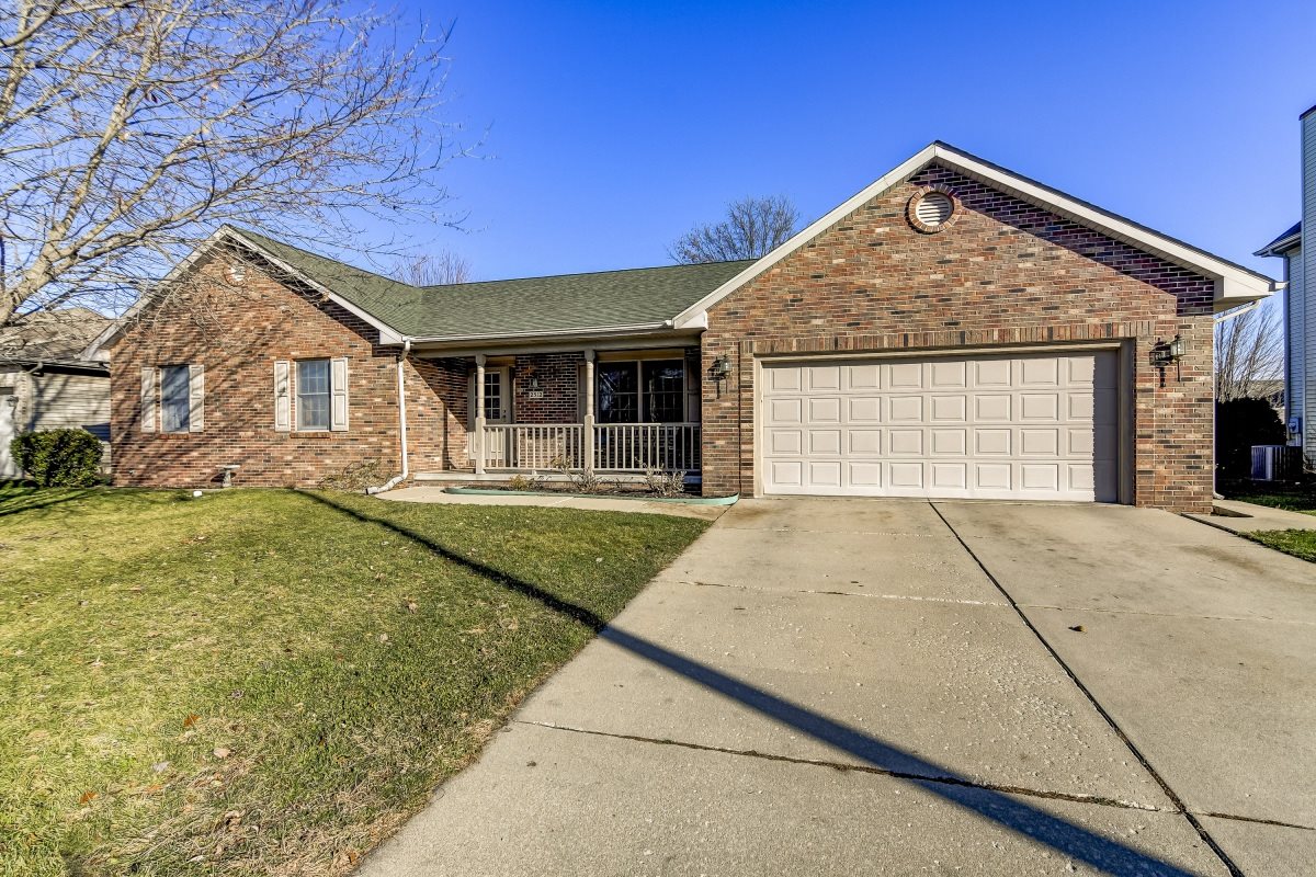 2512 Woodfield Road Springfield, IL 62711 - Photo 1 of 36