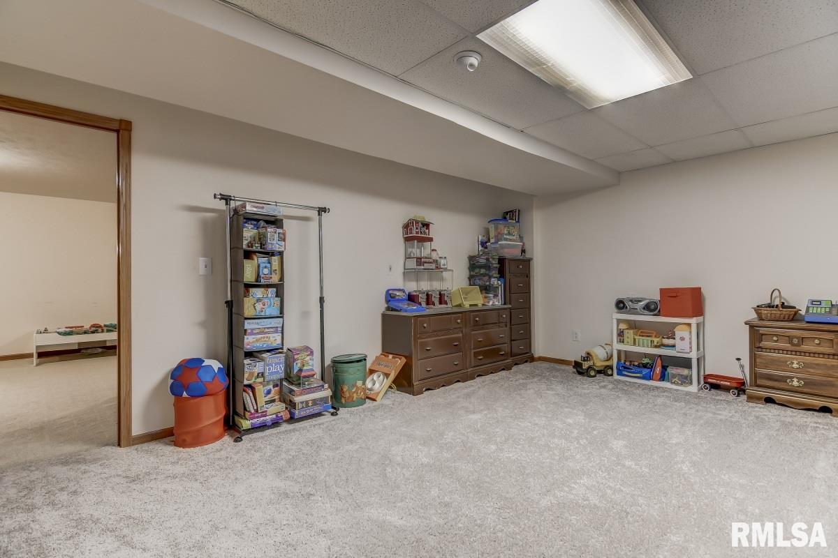 2512 Woodfield Road Springfield, IL 62711 - Photo 28 of 36
