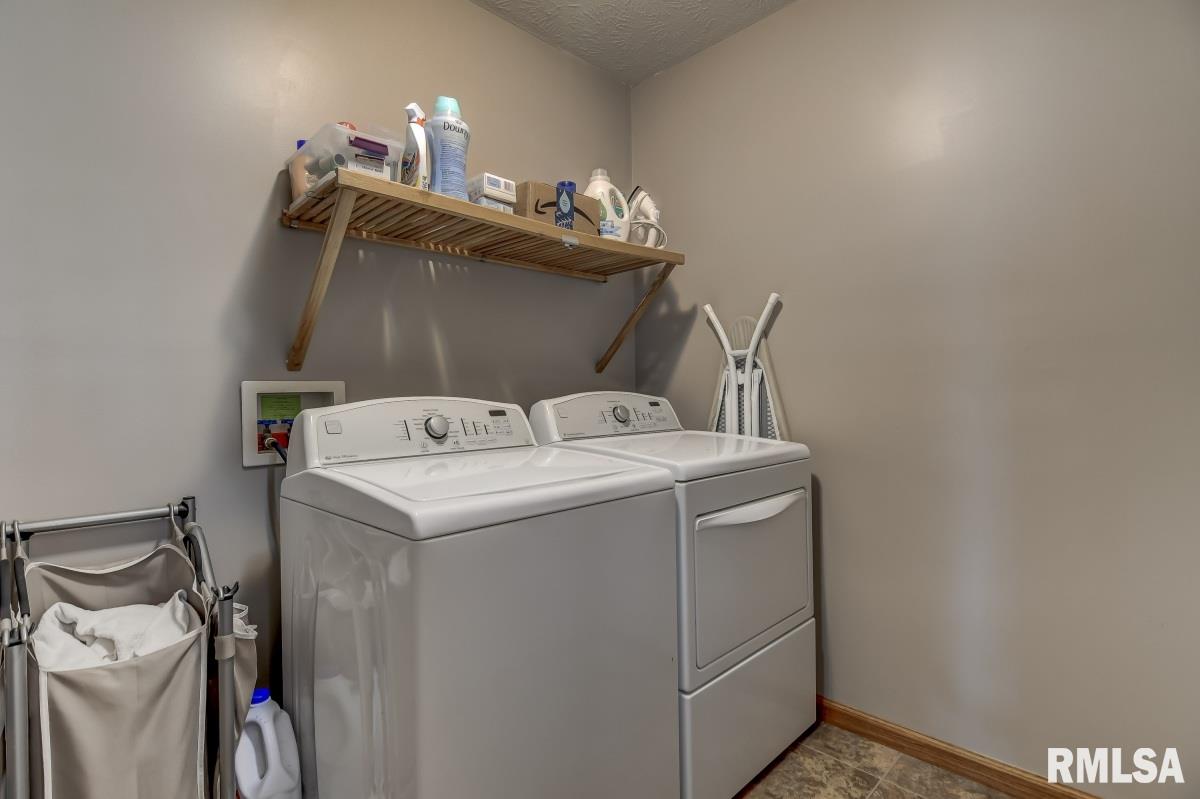 2512 Woodfield Road Springfield, IL 62711 - Photo 30 of 36