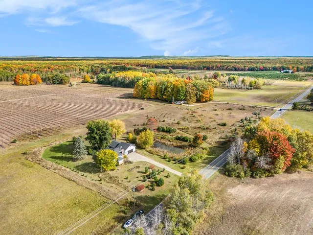 $375,000 | 2702 East Hoague Road, Free Soil, MI 49411