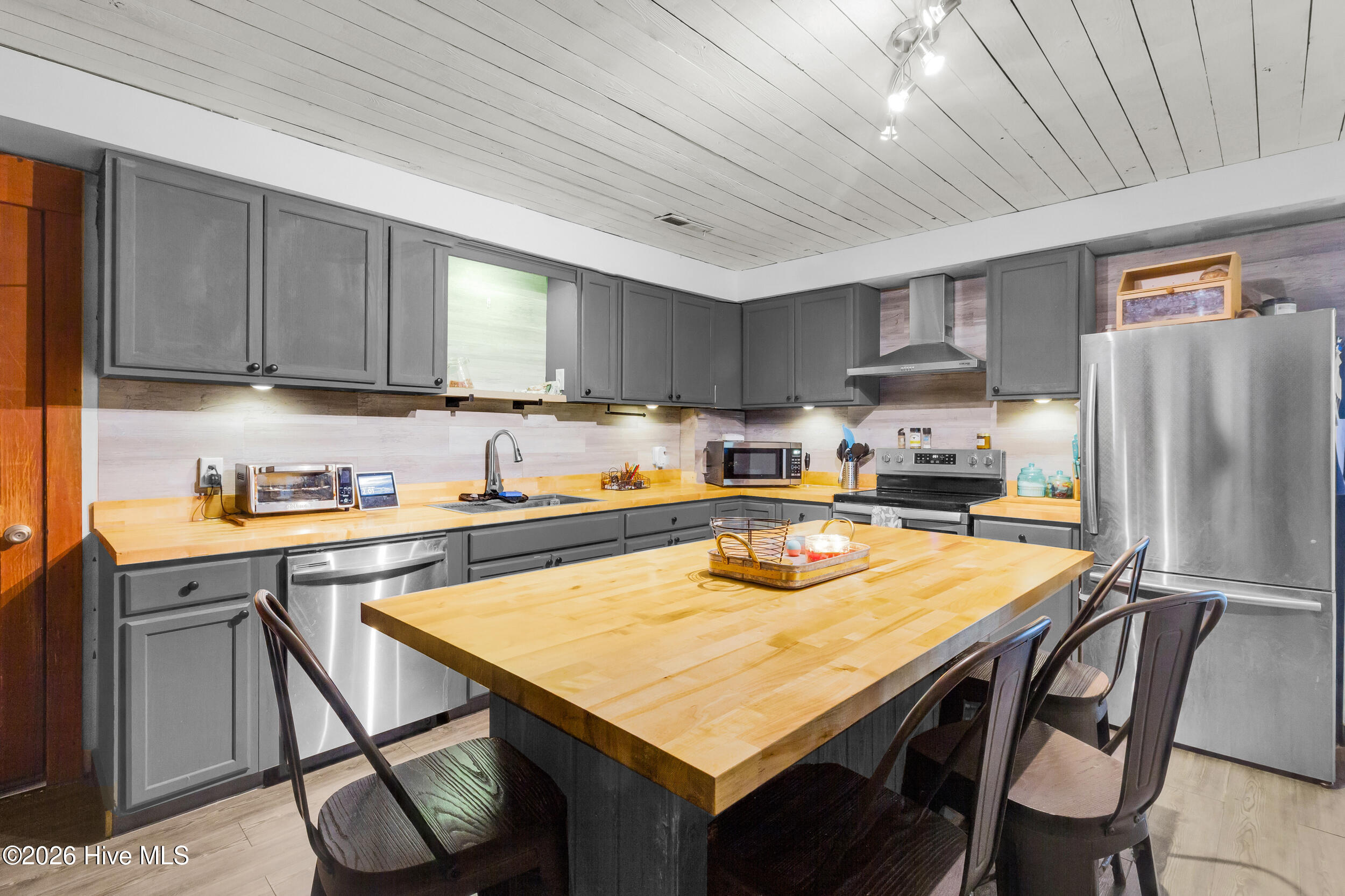 614 West Thurman Road New Bern, NC 28562 - Photo 10 of 52 11_img_0604ssr