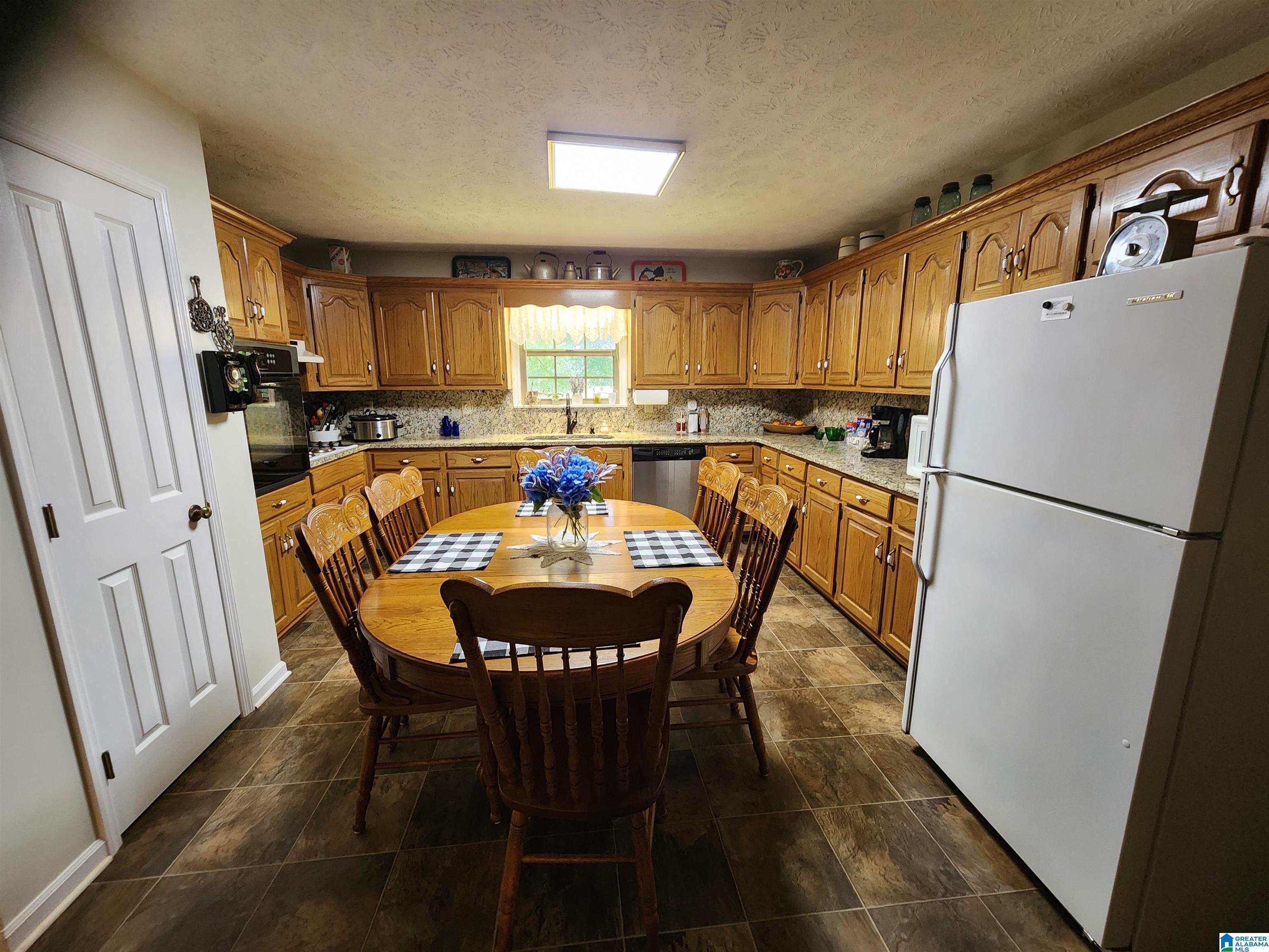 107 Sunny Eve Road Anniston, AL 36207 - Photo 10 of 26