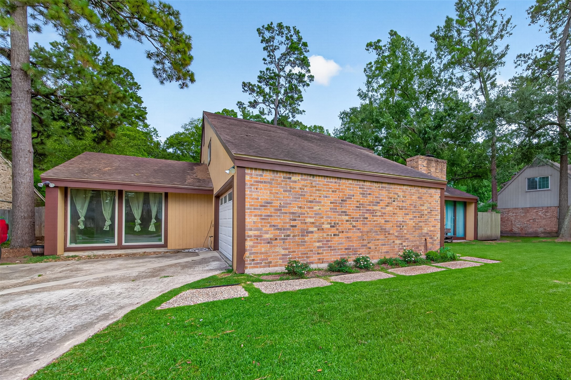 23610 Creekview Drive Spring, TX 77389 - Photo 3 of 43