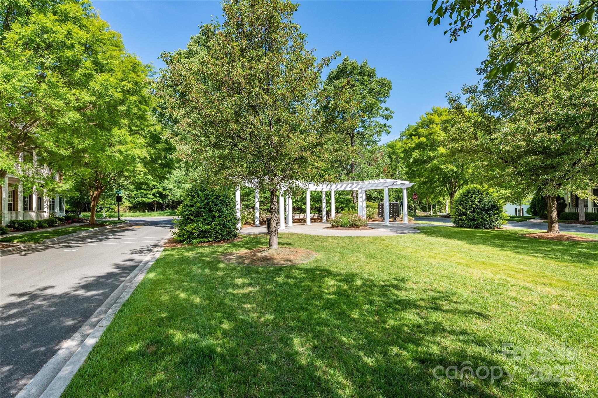 238 Fairview Lane Davidson, NC 28036 - Photo 38 of 40 a front view of a house with yard and green space