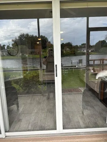 a view of a entrance gate of the house