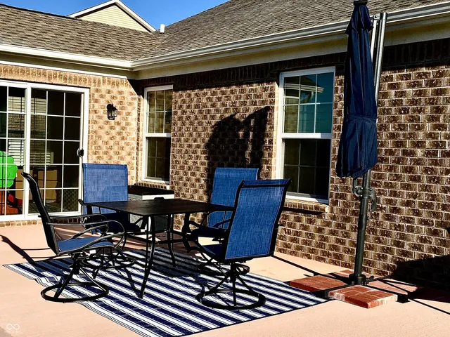 $374,900 | 4678 West Otway Lane, New Palestine, IN 46163