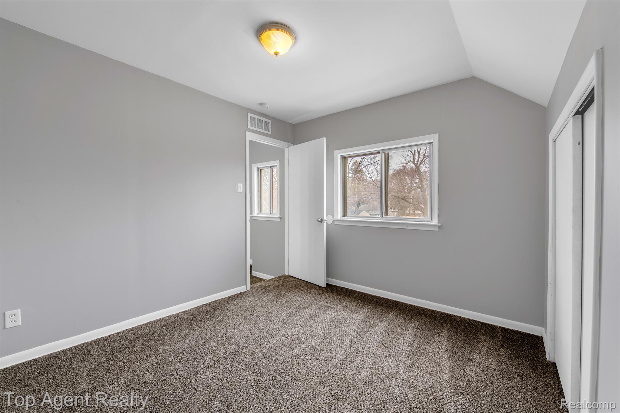 8119 Rivard Avenue Warren, MI 48089 - Photo 19 of 30 Gallery Image 19